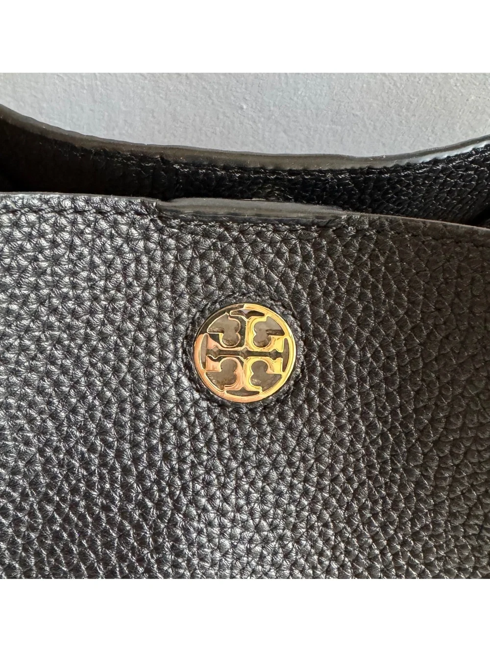 Tory Burch Amanda Easy Leather Tote Black Pebbled Leather Gold Double-T